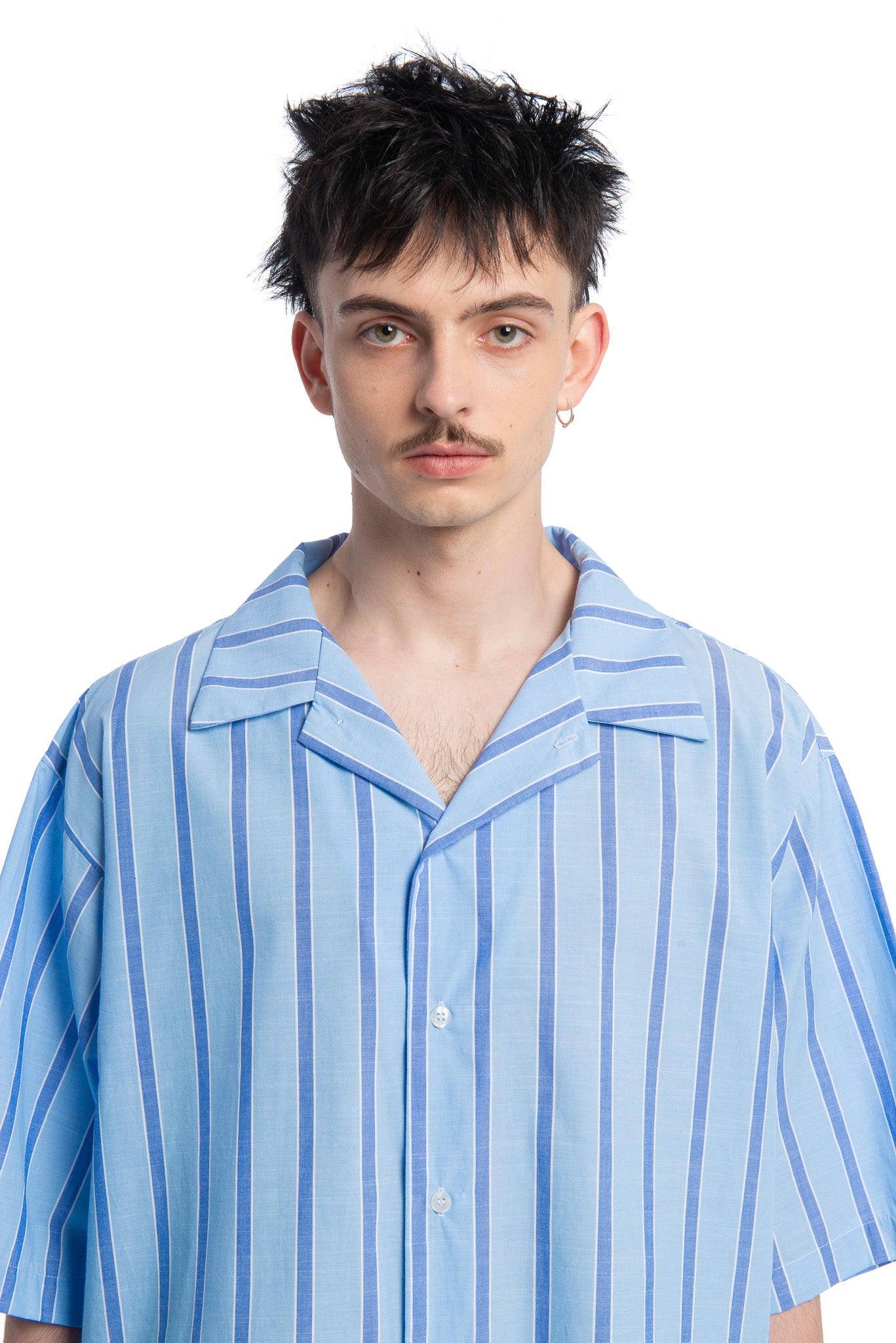 Designed by Novelist Studios to create a perfect bowling fit. - Blue - 100% Cotton - Wash at 30° gentle cycle | Tumble drying Low temperature | Iron at medium temperature | (F) Professional cleaning with hydrocarbon solvents only | Do not bleach 1