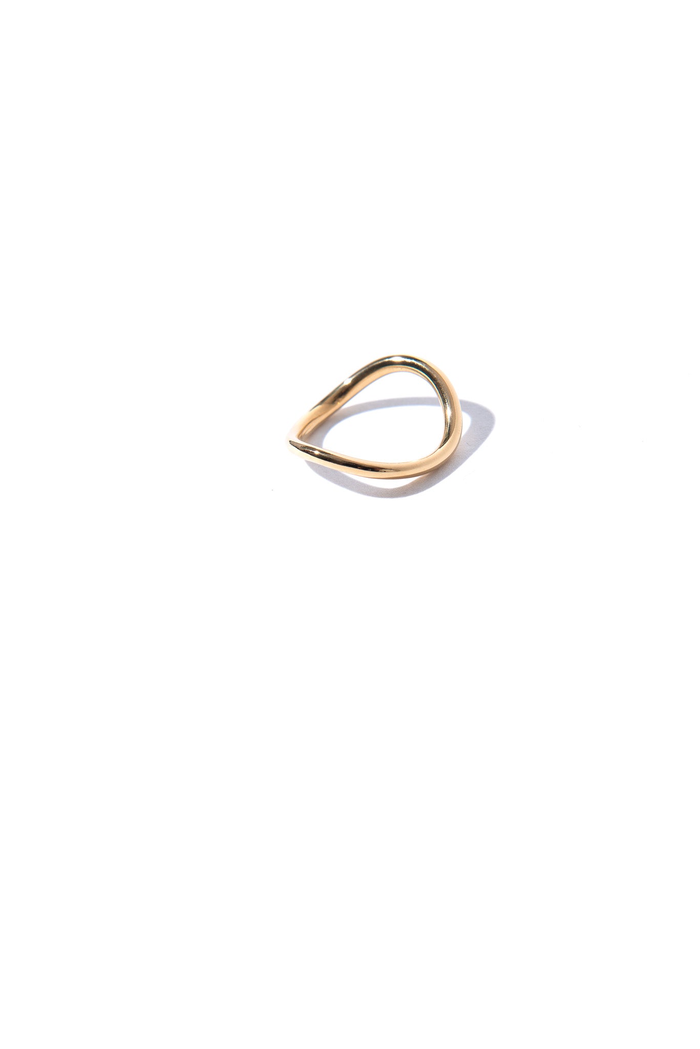 Designed by Novelist Studios x Dhooge office to create a perfect ring. This ring provide a single loop that's remember Moebius Ribbon principle. 1