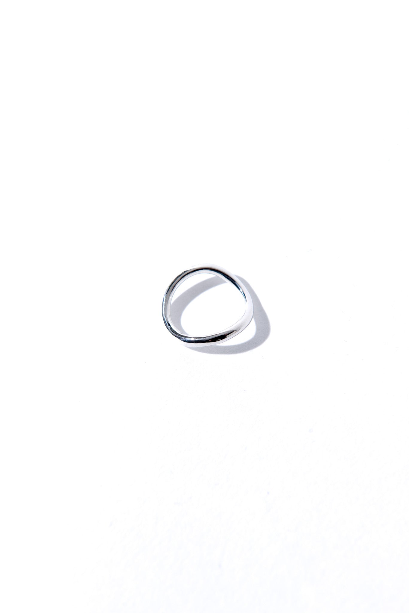 Designed by Novelist Studios x Dhooge office to create a perfect ring. This ring provide a single loop that's remember Moebius Ribbon principle. 1