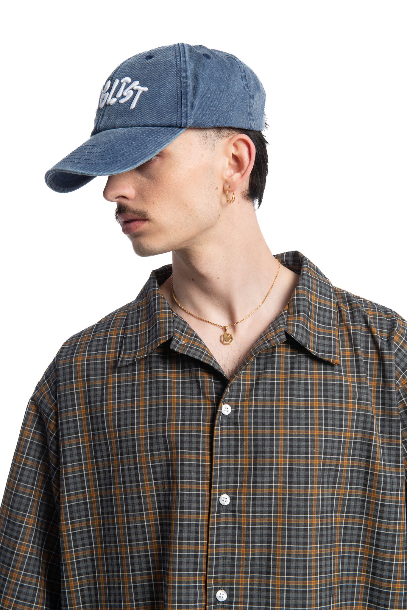 Designed by Novelist Studios to create a perfect baseball cap. Exclusive Novelist logo. Side Blue/white 2