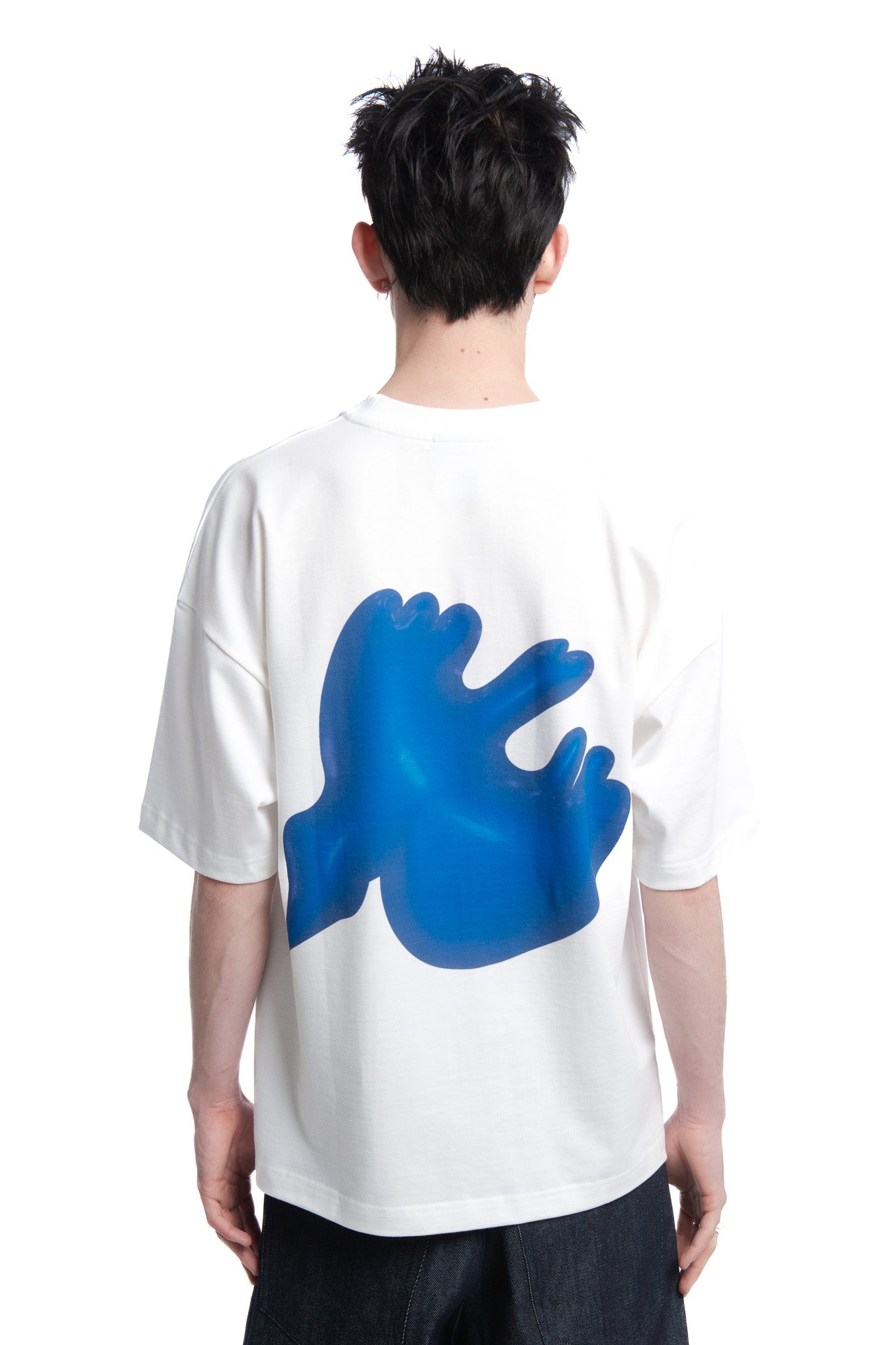 Designed by Novelist Studios to create a perfect boxy fit.  - Original Novelist Studios fit  - Digital printing frontside  - Digital printing backside  - 100% organic cotton 315gr/m2 2