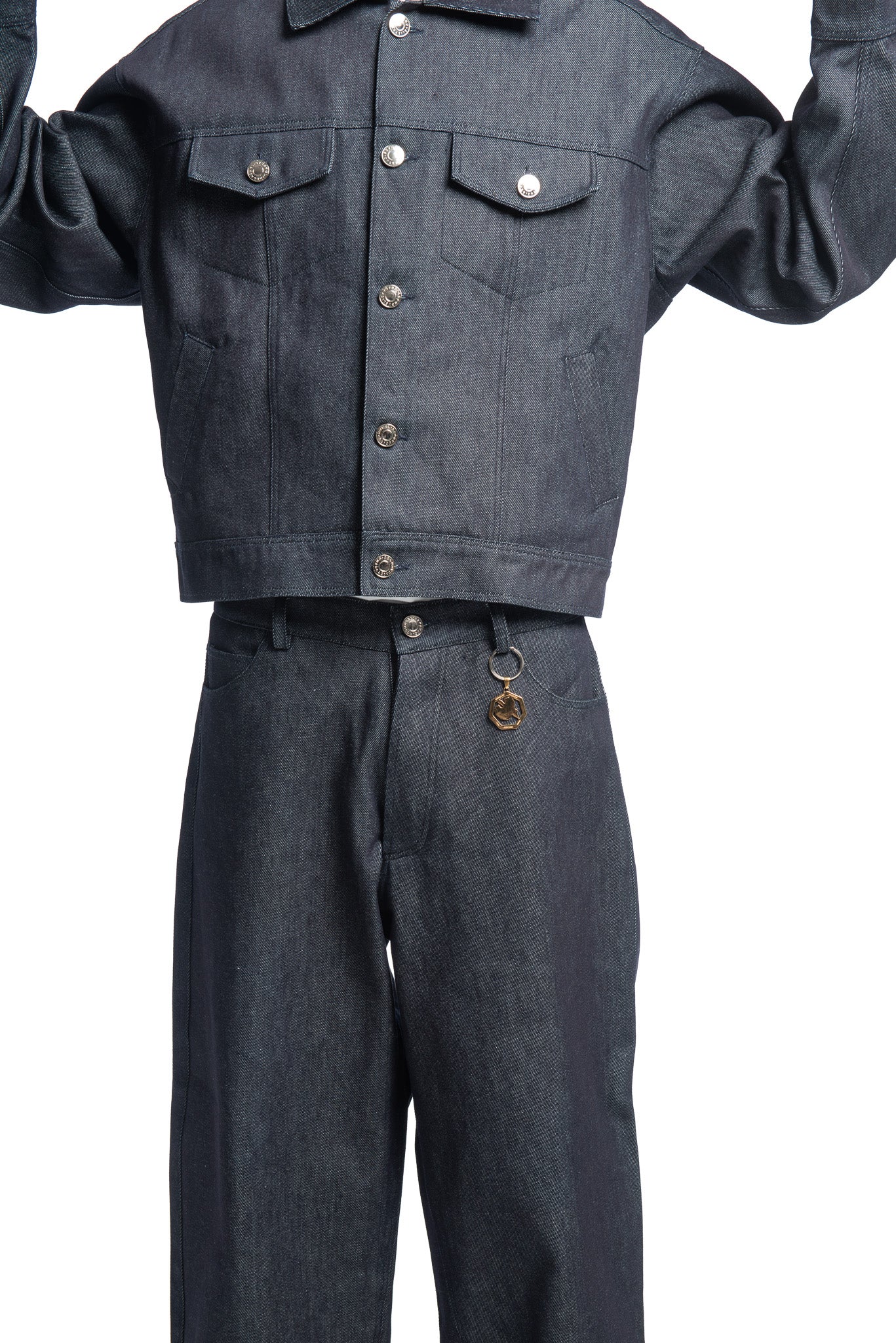 Designed by Novelist Studios to create a perfect boxy fit. - Original Novelist Studios fit - Brut Unwashed Denim - 24% Recycled Cotton, 24% OCS Virgin Cotton, 52% Virgin Cotton - Be careful jeans fabric is brut and not pre-washed, if you were - Care : wash it separetly&nbsp; - Wash at 30° gentle cycle - Do not tumble dry - Iron at low temperature - (F) Professional cleaning with hydrocarbon solvents only - Do not bleach - Color might change after washing 2
