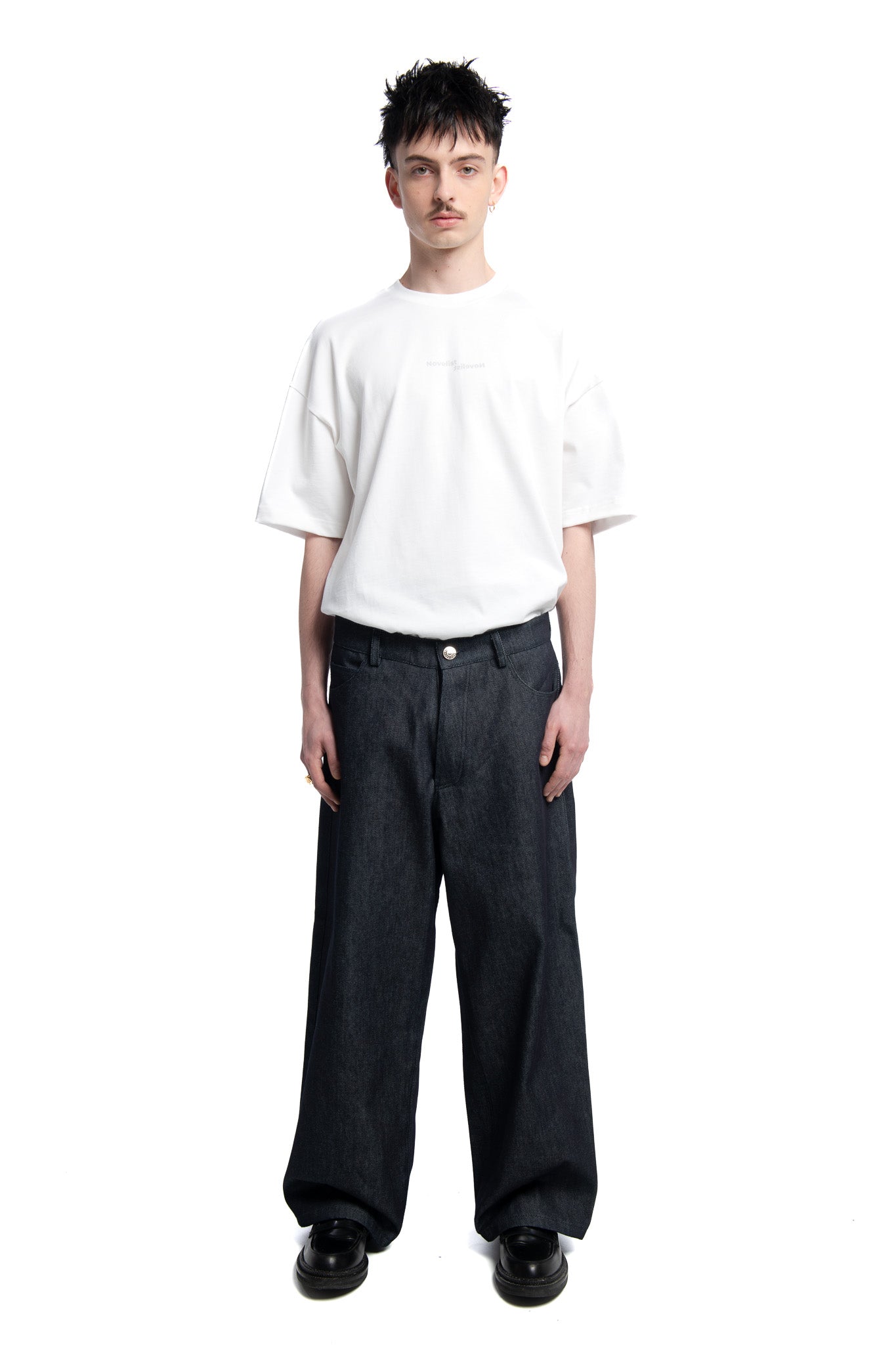 Designed by Novelist Studios to create a perfect baggy fit. - Original Novelist Studios fit - Brut Unwashed Denim - 24% Recycled Cotton, 24% OCS Virgin Cotton, 52% Virgin Cotton - Care : wash it separetly&nbsp; - Wash at 30° gentle cycle - Do not tumble dry - Iron at low temperature - (F) Professional cleaning with hydrocarbon solvents only - Do not bleach