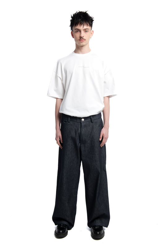 Designed by Novelist Studios to create a perfect baggy fit. - Original Novelist Studios fit - Brut Unwashed Denim - 24% Recycled Cotton, 24% OCS Virgin Cotton, 52% Virgin Cotton - Care : wash it separetly&nbsp; - Wash at 30° gentle cycle - Do not tumble dry - Iron at low temperature - (F) Professional cleaning with hydrocarbon solvents only - Do not bleach