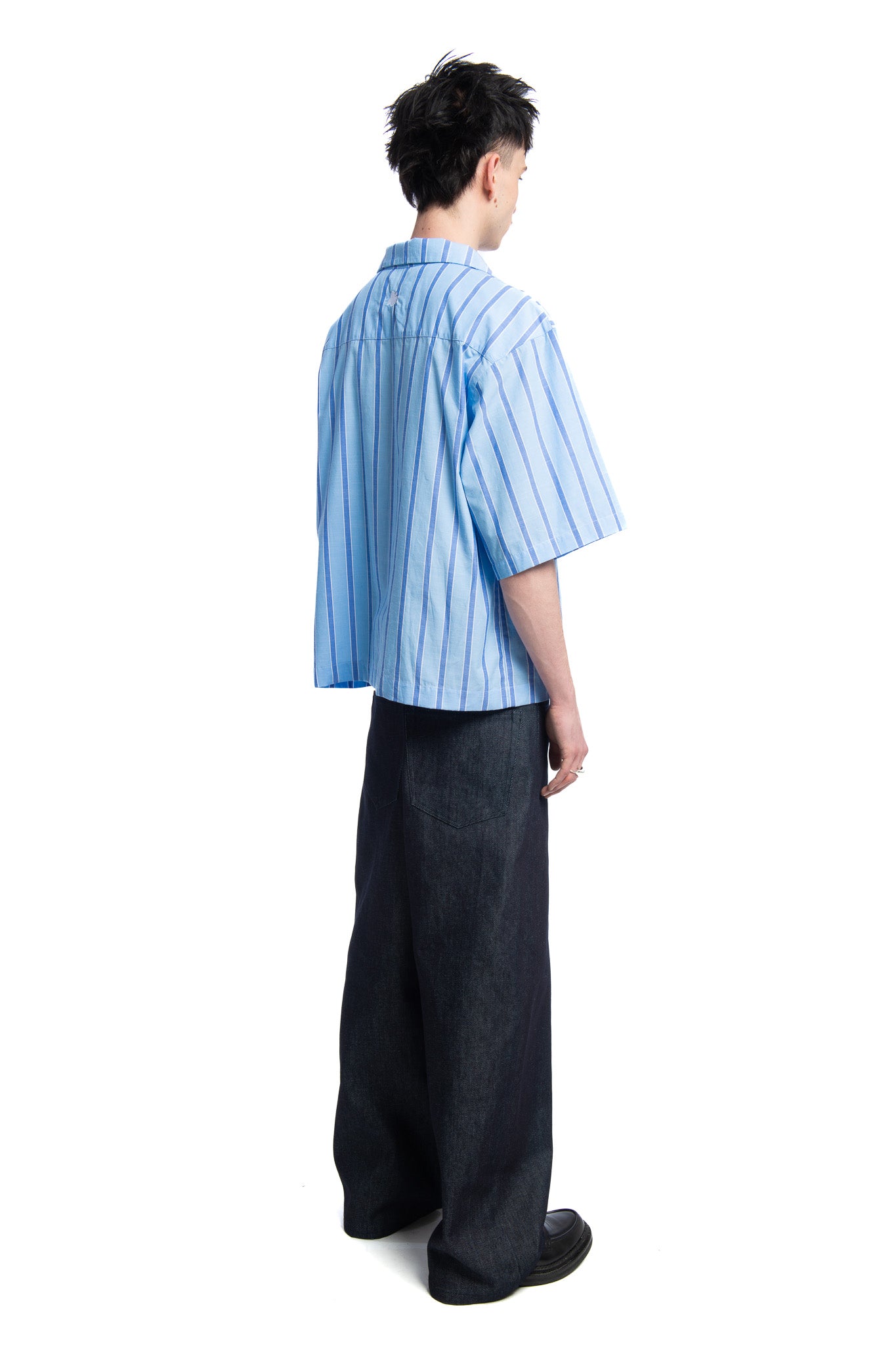 Designed by Novelist Studios to create a perfect bowling fit.  - Blue  - 100% Cotton  - Wash at 30° gentle cycle | Tumble drying Low temperature | Iron at medium temperature | (F) Professional cleaning with hydrocarbon solvents only | Do not bleach 5
