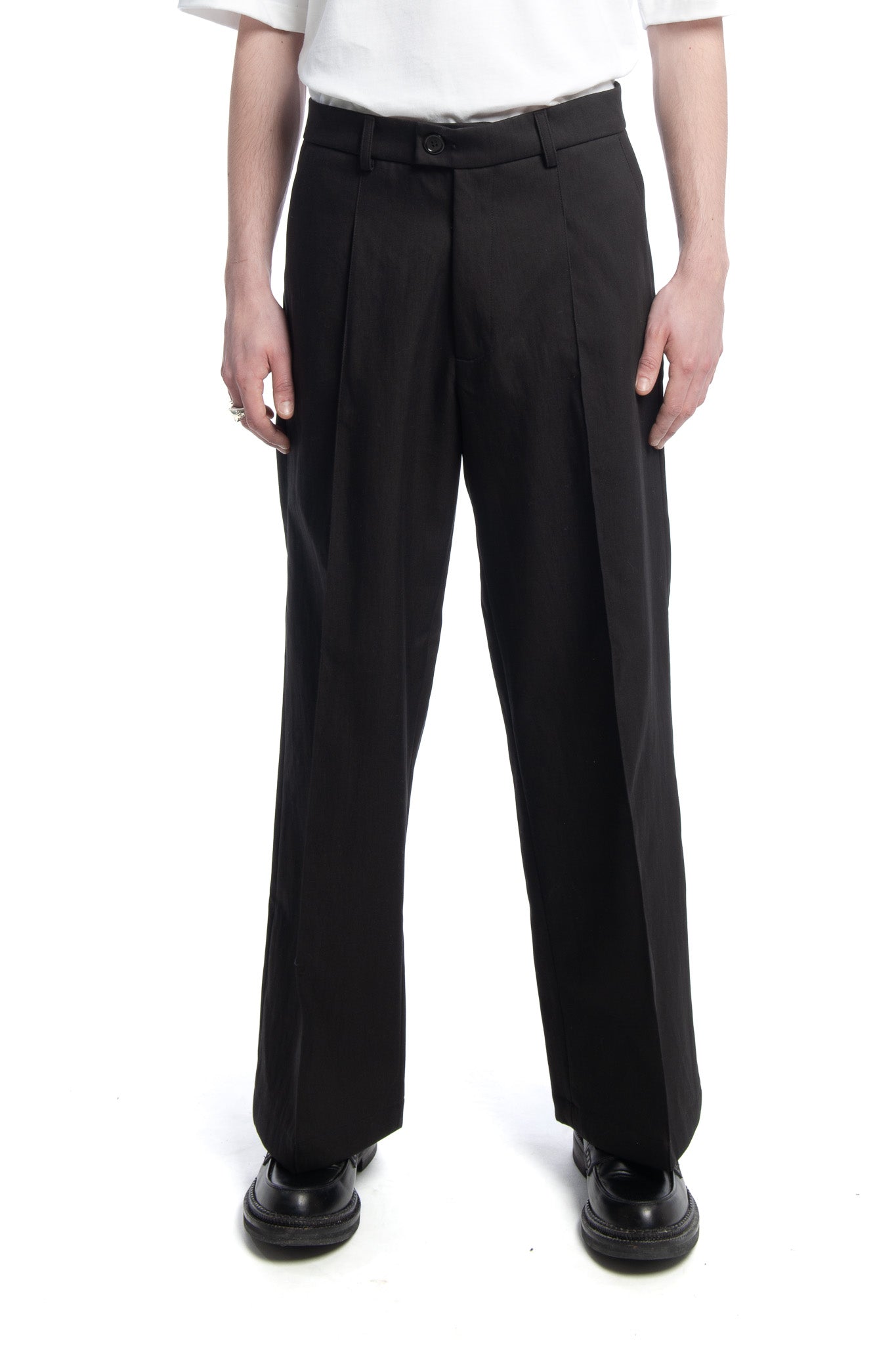  Designed by Novelist Studios to create a perfect tailor pants.  - 62% Cotton, 38% Polyamide  - Do not Wash | Do not tumble dry | Iron at low temperature | (F) Professional cleaning with hydrocarbon solvents only | Do not bleach 2