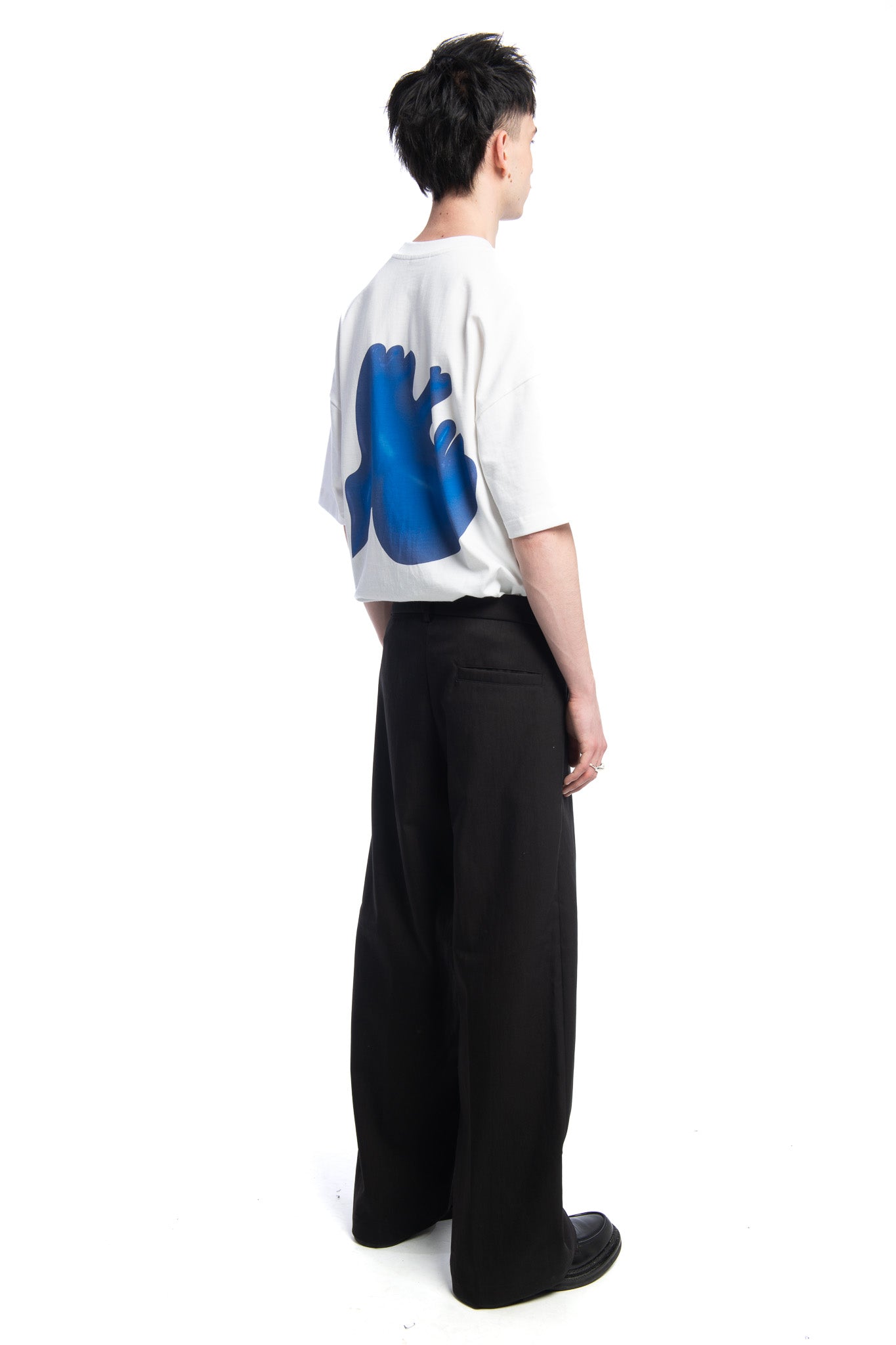 Designed by Novelist Studios to create a perfect tailor pants.  - 62% Cotton, 38% Polyamide  - Do not Wash | Do not tumble dry | Iron at low temperature | (F) Professional cleaning with hydrocarbon solvents only | Do not bleach 5